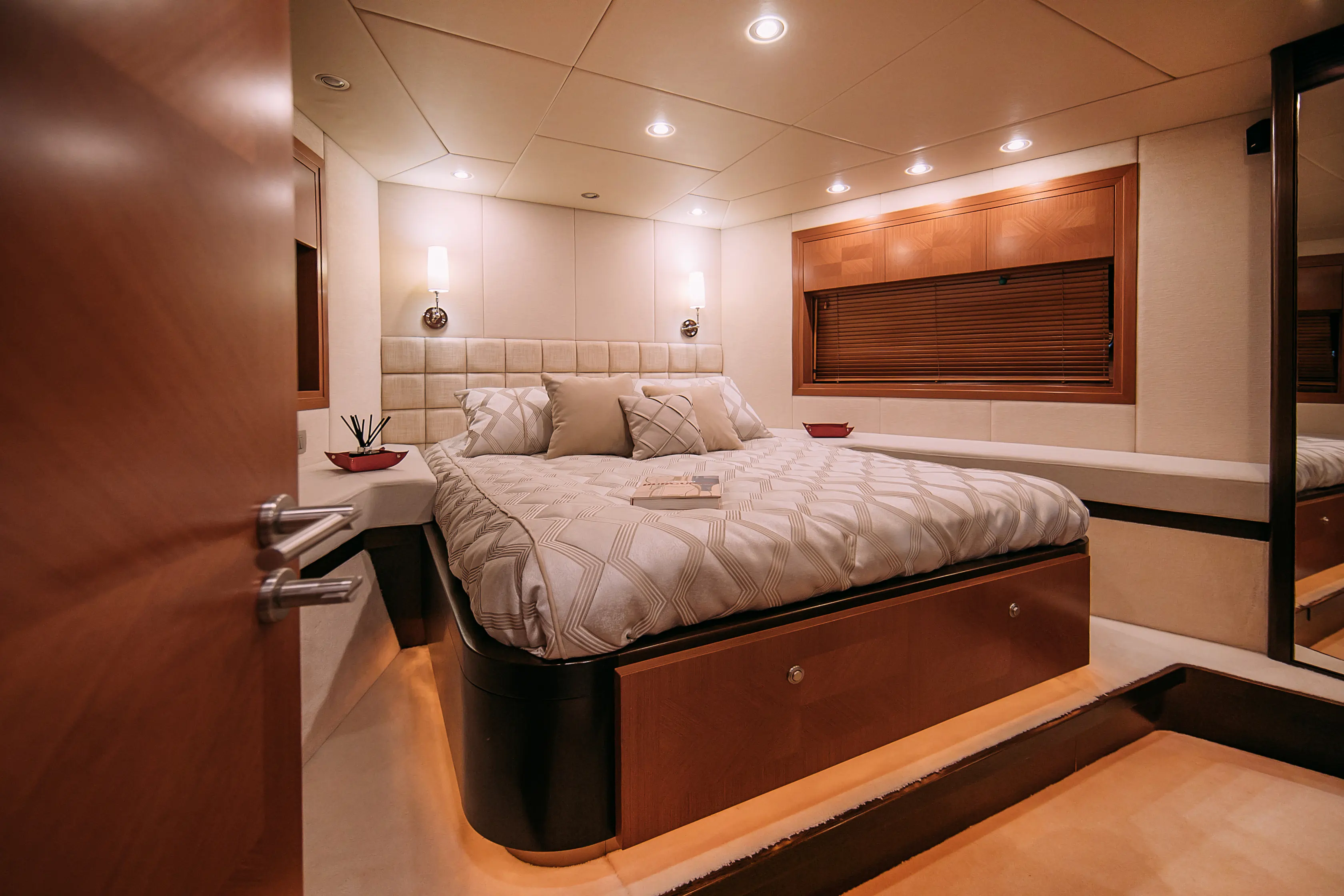 Яхта Atlantis 3 (Атлантис 3) image- 32